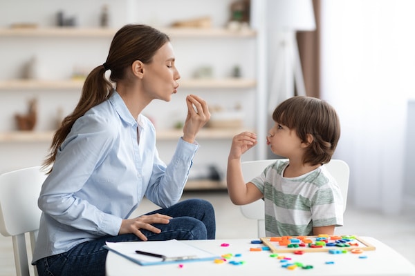5 تمرین گفتار درمانی برای کودکان اوتیسم